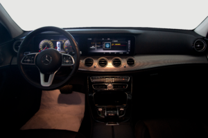 Diseño interior del clase E220 Mercedes benz usados